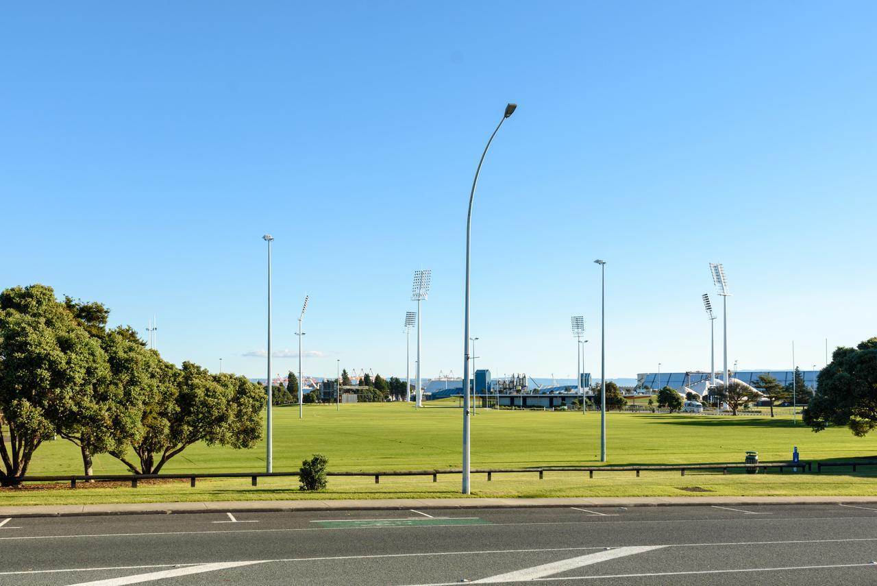 Convenient Family Bach With Easy Access To Blake Park The Beach And Downtown Mount Maunganui Exterior foto